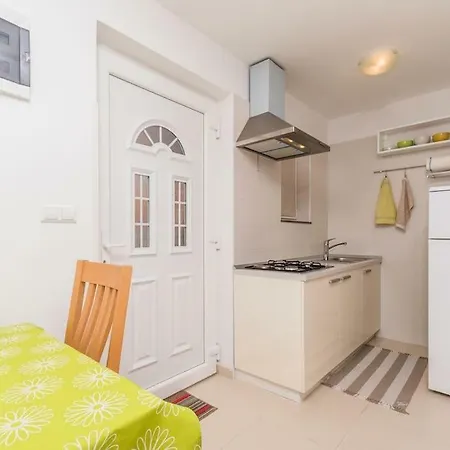 F-1 Apartment Klimno