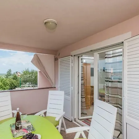 Apartment F-1 Klimno