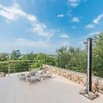 F-1 Apartman