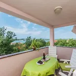 Apartman F-1 Klimno